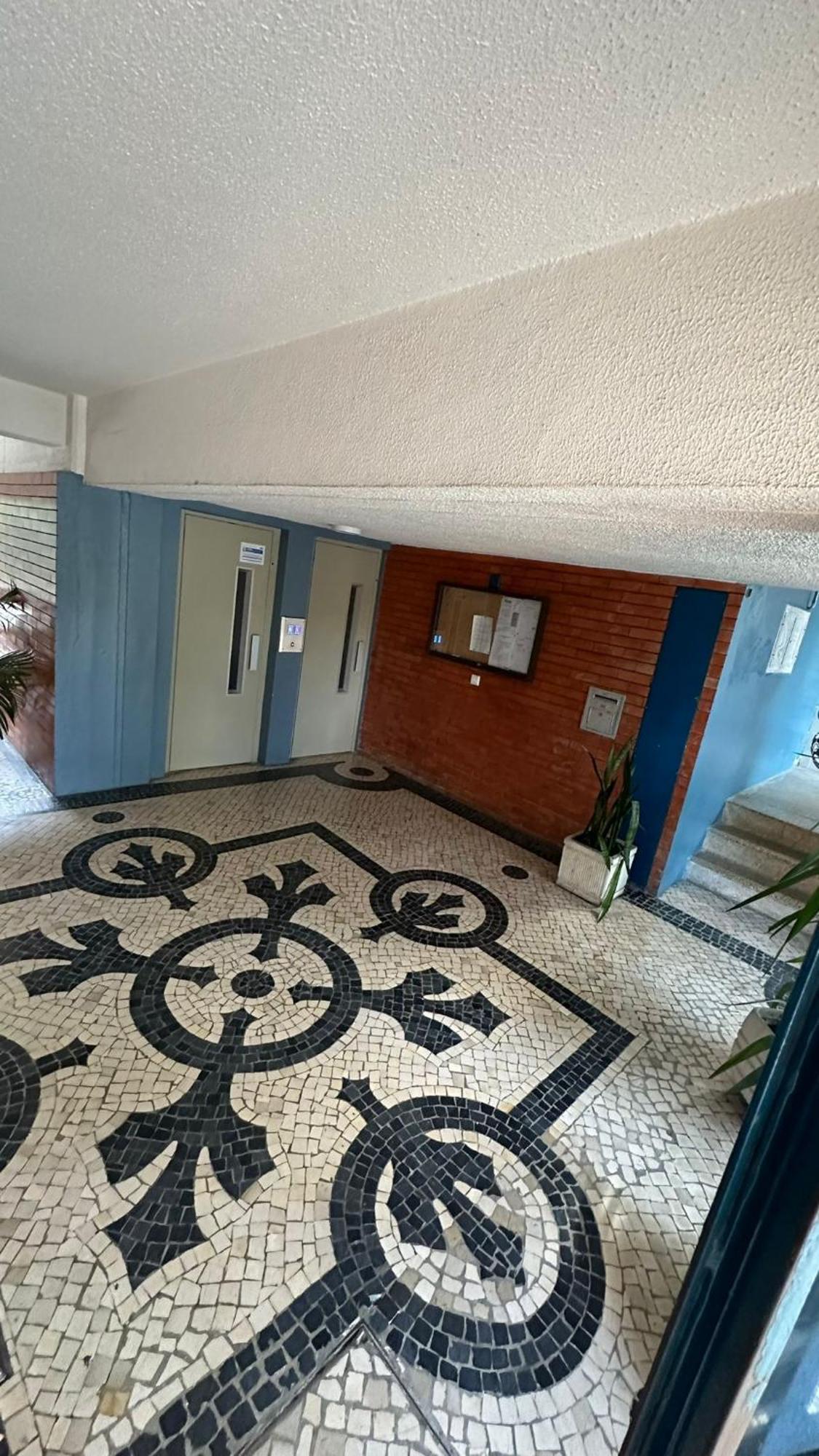 Quarto Aeroporto Lisbona Esterno foto