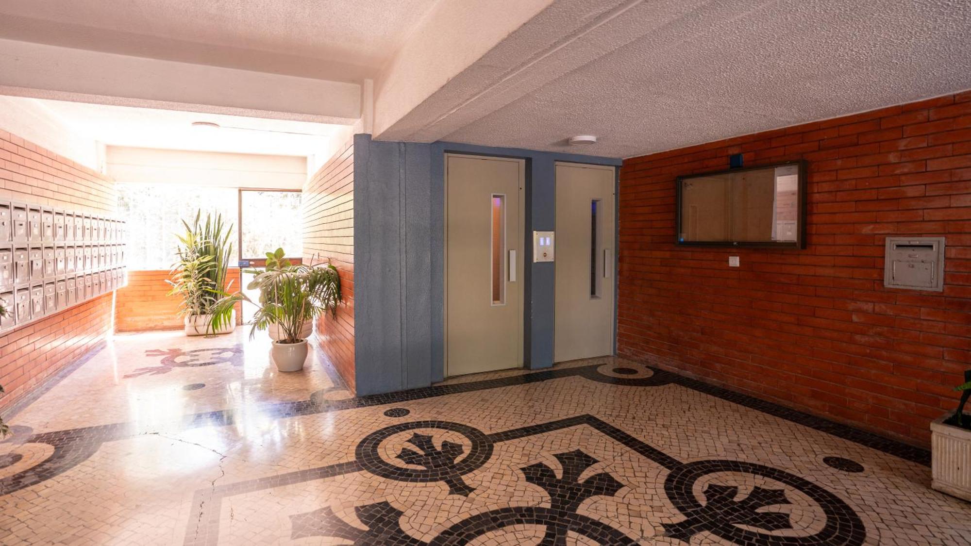 Quarto Aeroporto Lisbona Esterno foto